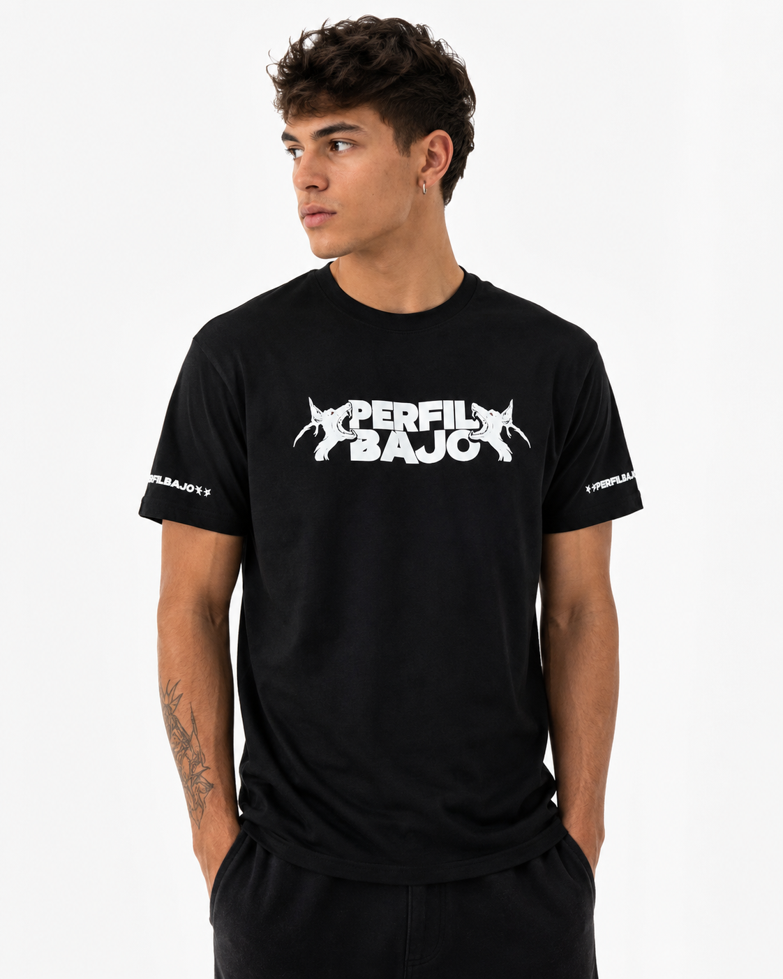 ESSENTIALS BLACK TEE